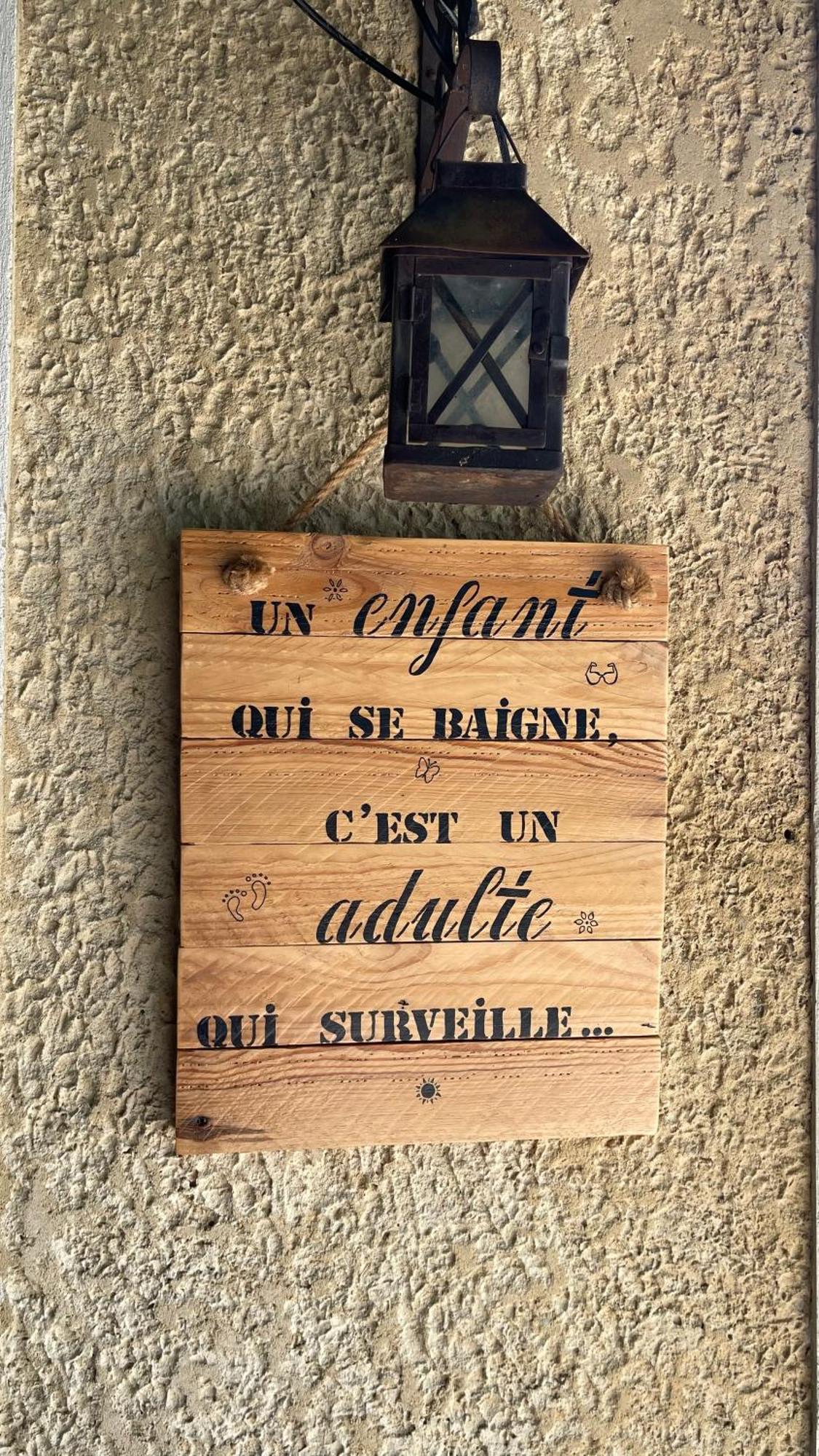 Studio Les Petits Lutins Entraigues-sur-la-Sorgue Exterior foto